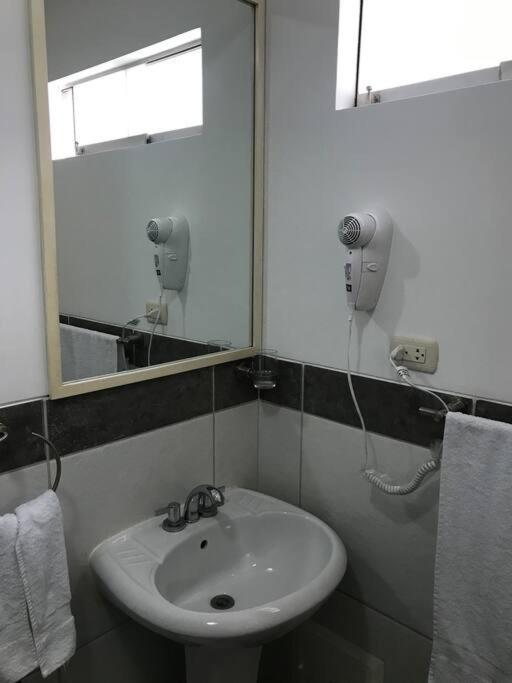Confortable And Functional Apartment In Miraflores ! Distretto di Distretto di Lima Esterno foto